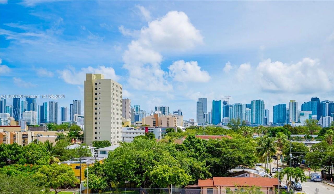 PRESIDENTIAL CORNERS COND - Residential