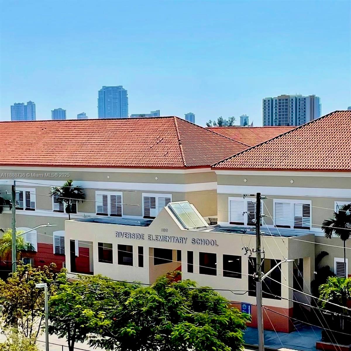 PRESIDENTIAL CORNERS COND - Residential