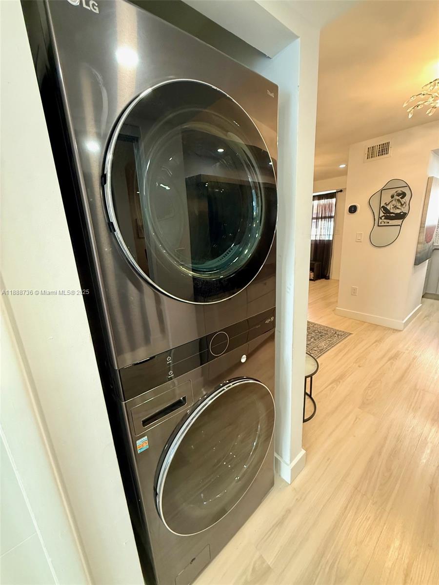 PRESIDENTIAL CORNERS COND - Residential