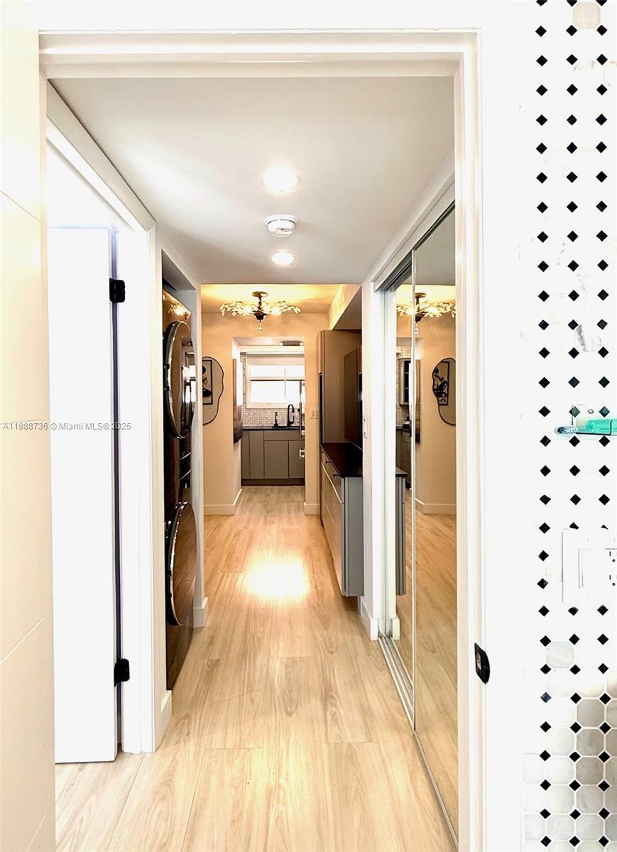 PRESIDENTIAL CORNERS COND - Residential