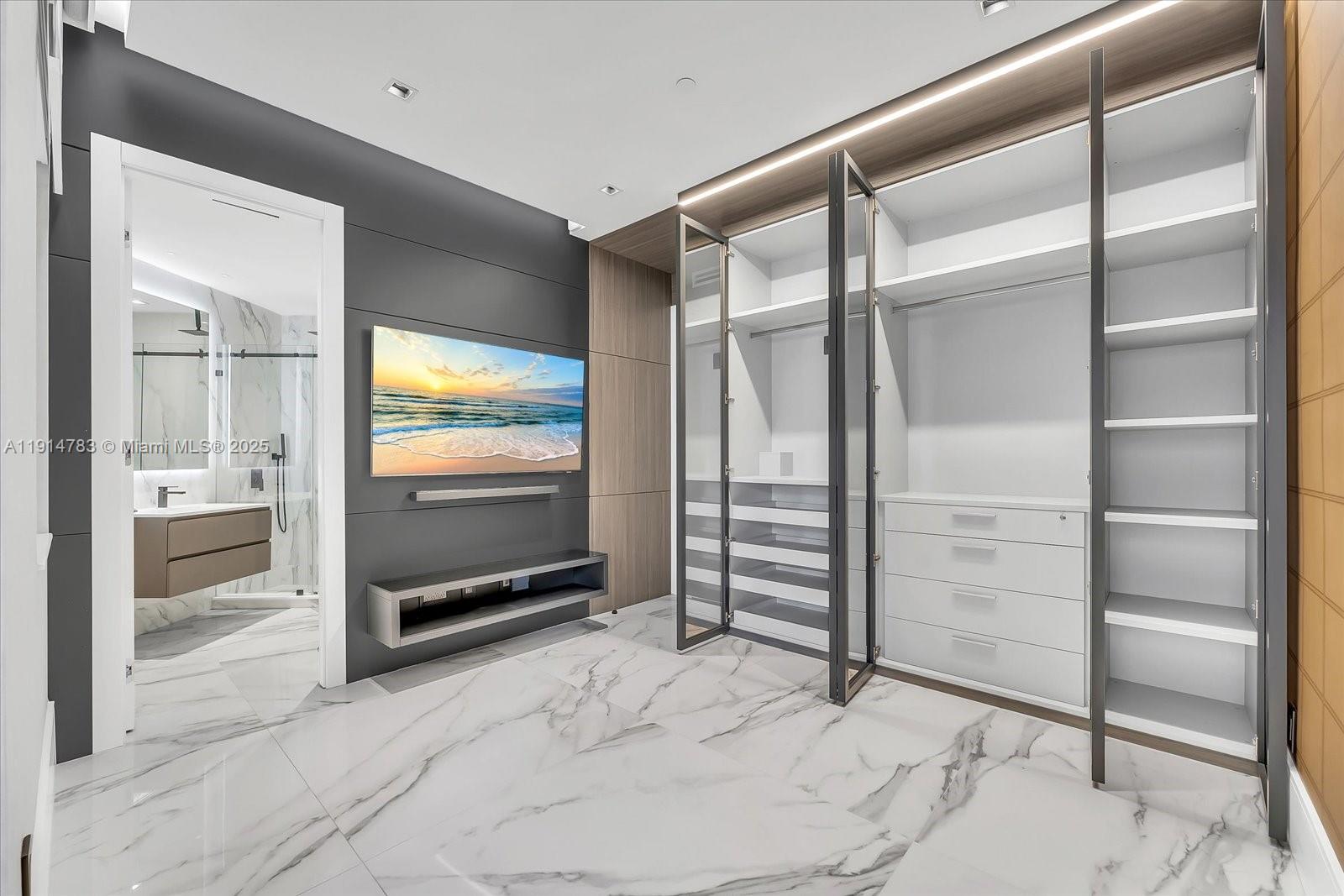 THE COURTS AT SOUTH BEACH - Residential