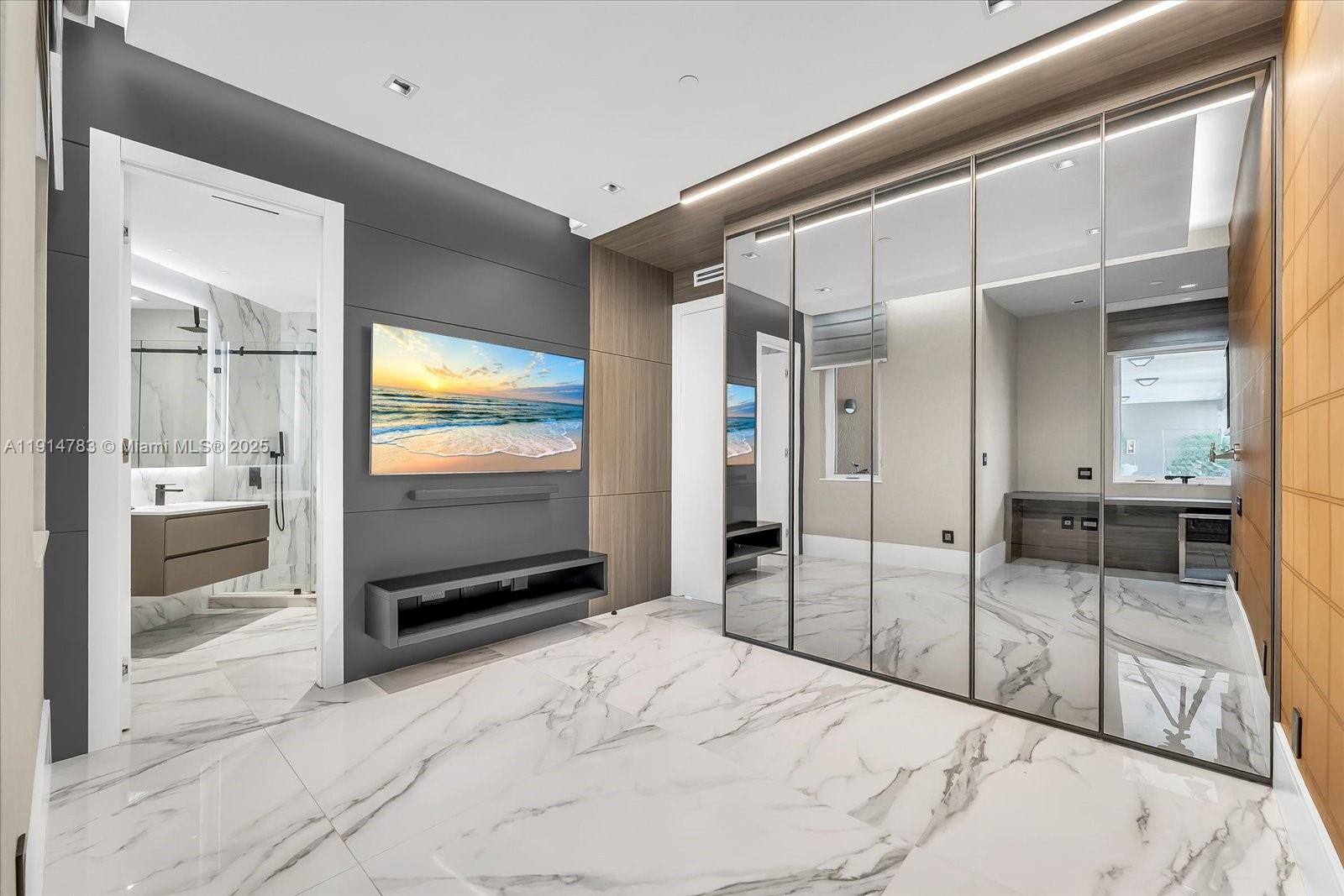 THE COURTS AT SOUTH BEACH - Residential