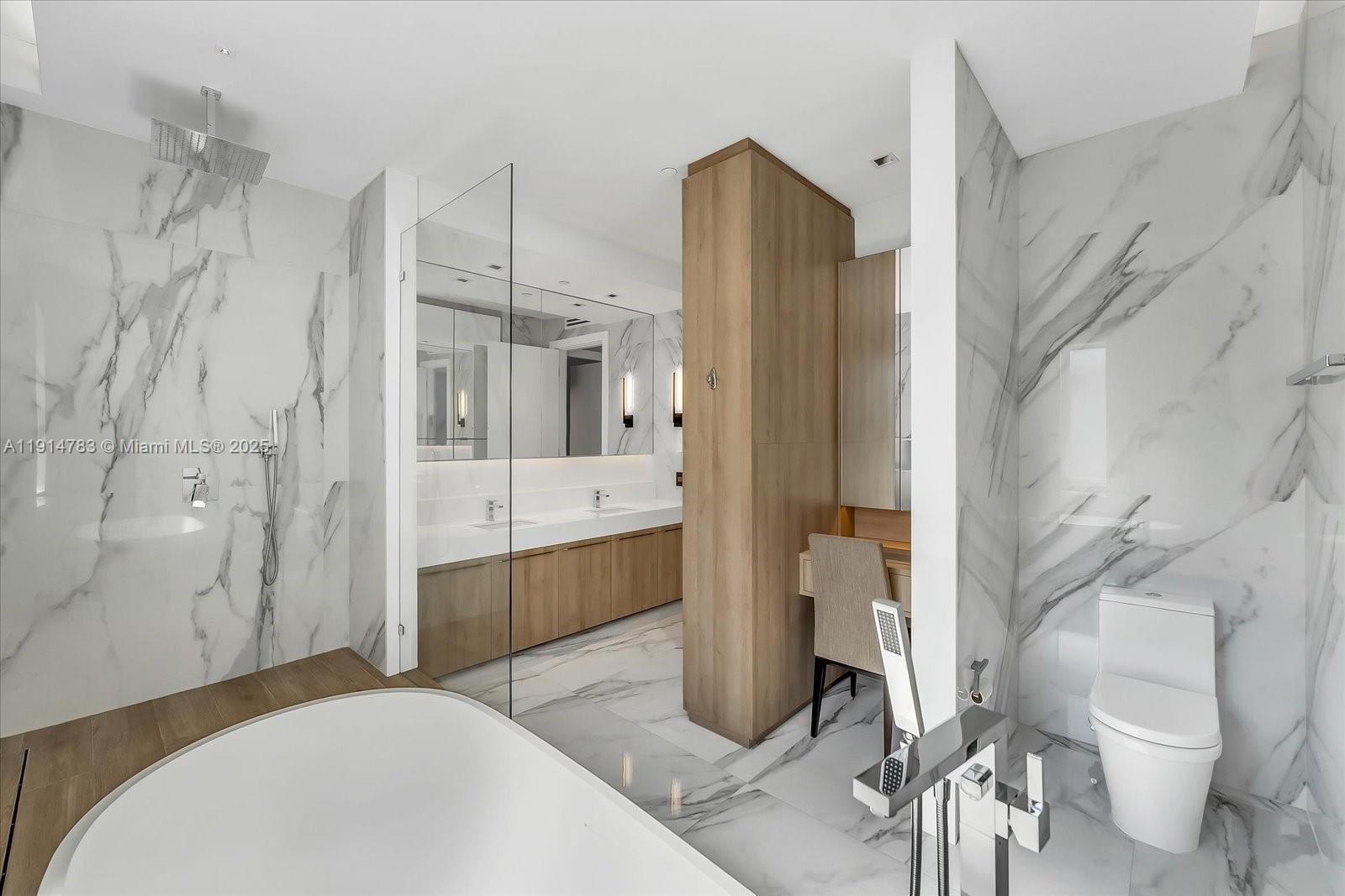 THE COURTS AT SOUTH BEACH - Residential