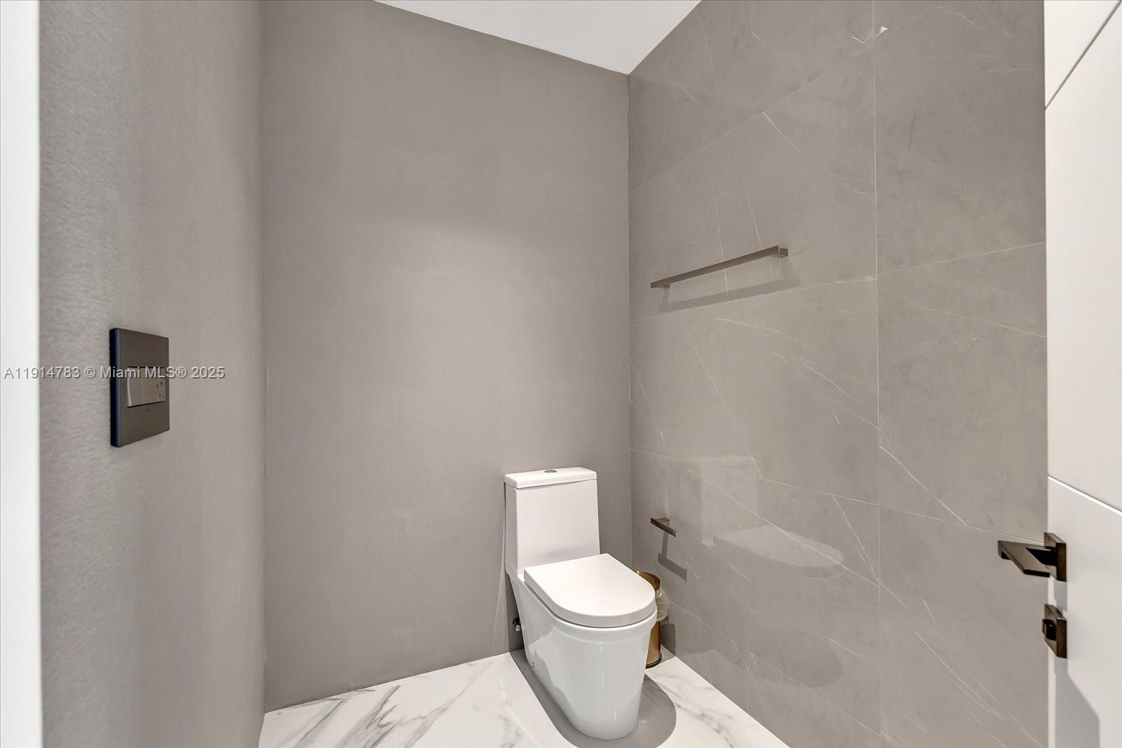 THE COURTS AT SOUTH BEACH - Residential