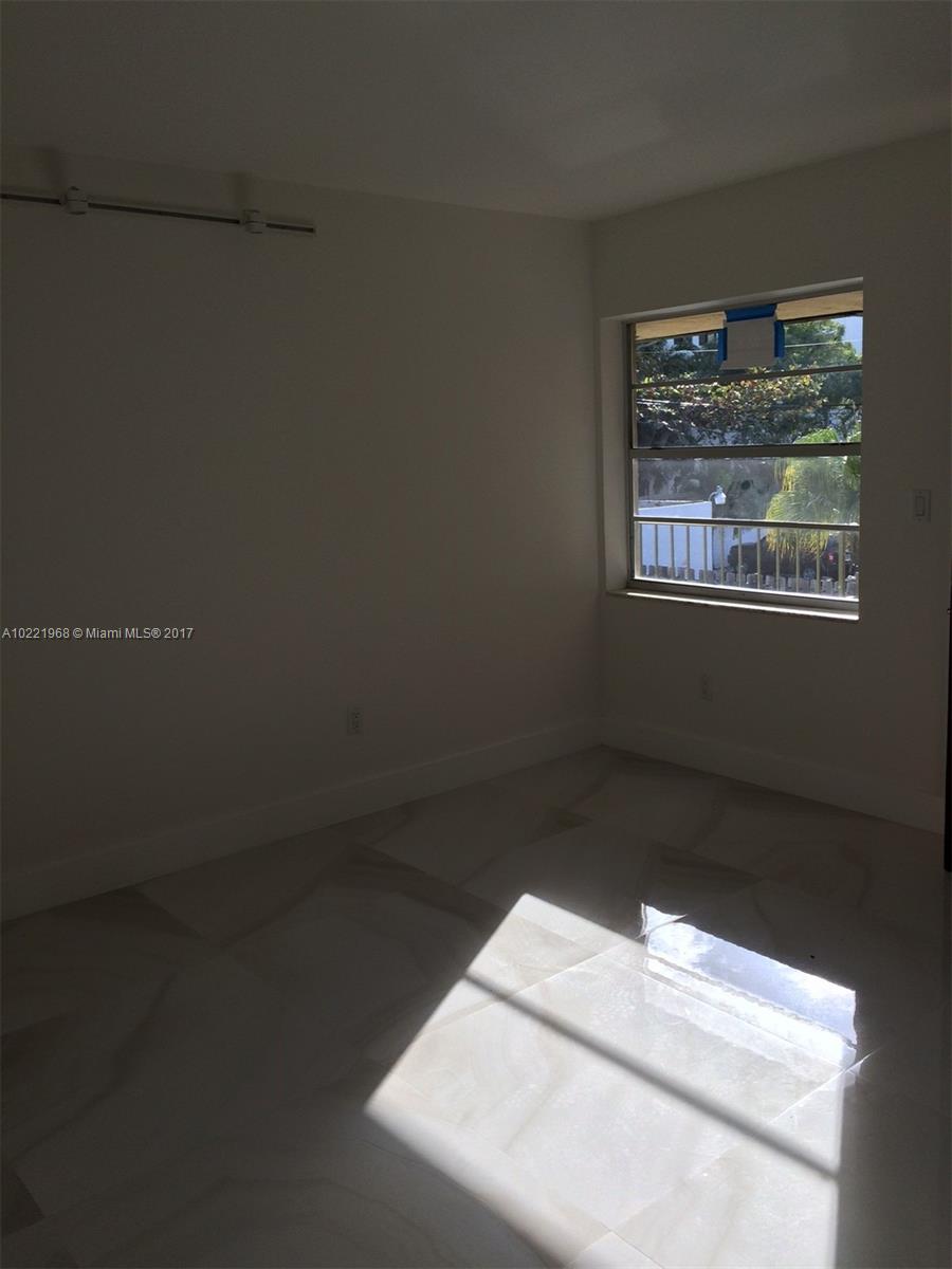 Key Townhouse Condo - Residential Lease