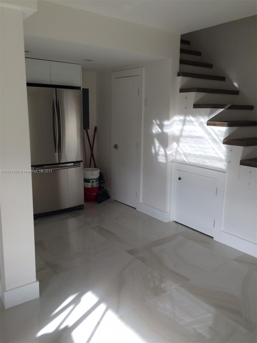 Key Townhouse Condo - Residential Lease