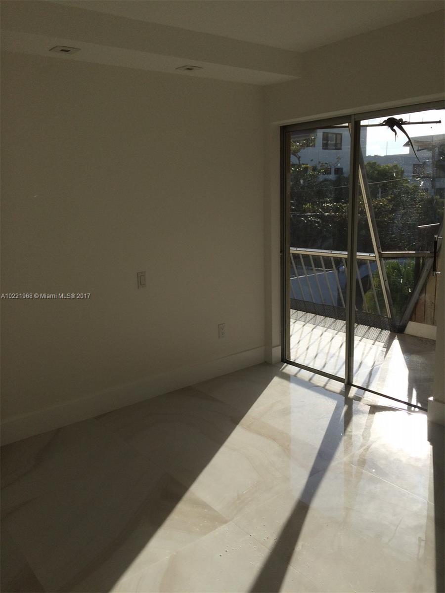 Key Townhouse Condo - Residential Lease