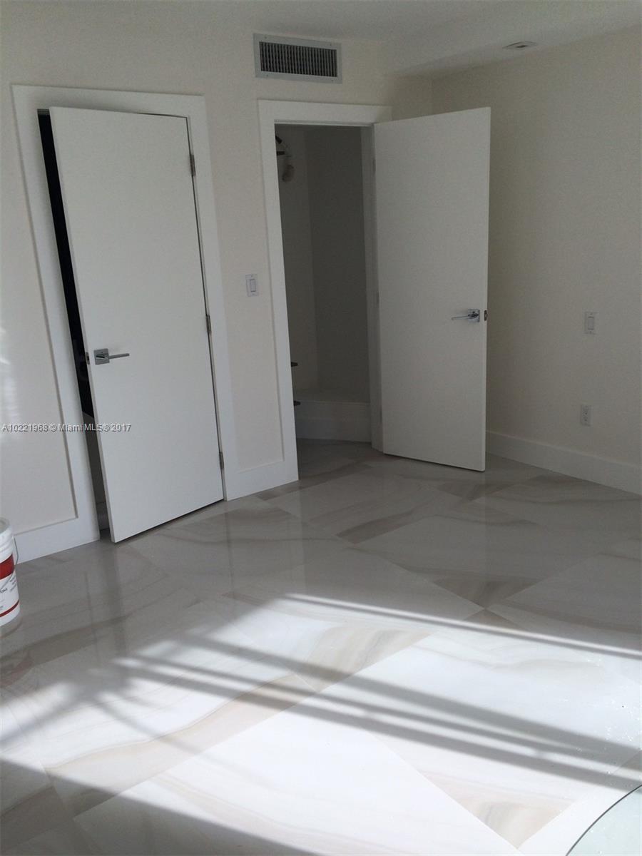 Key Townhouse Condo - Residential Lease