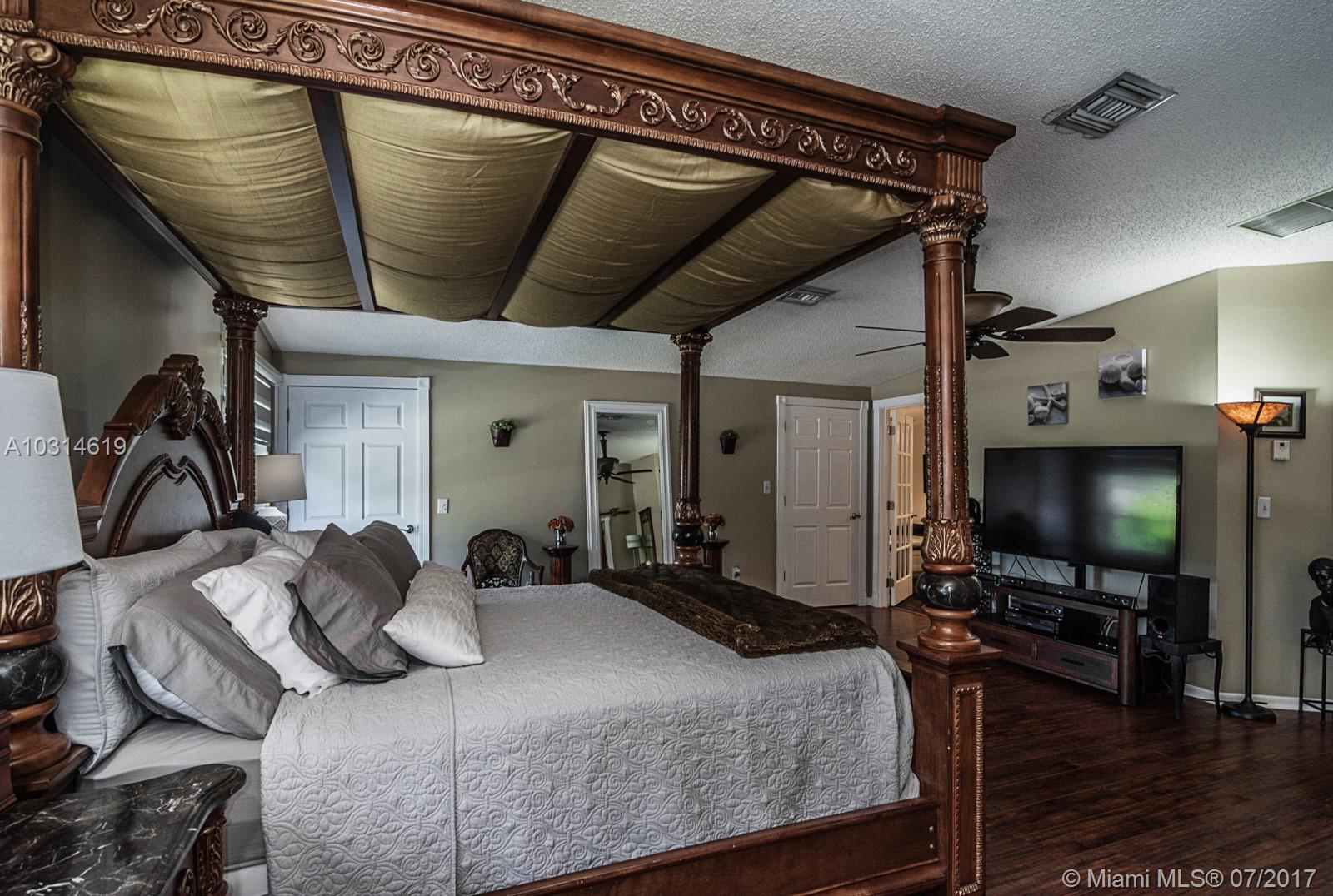 JACARANDA LAKES SEC SEVEN - Residential