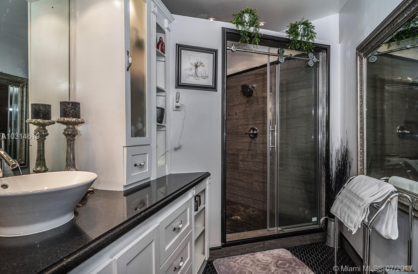 JACARANDA LAKES SEC SEVEN - Residential