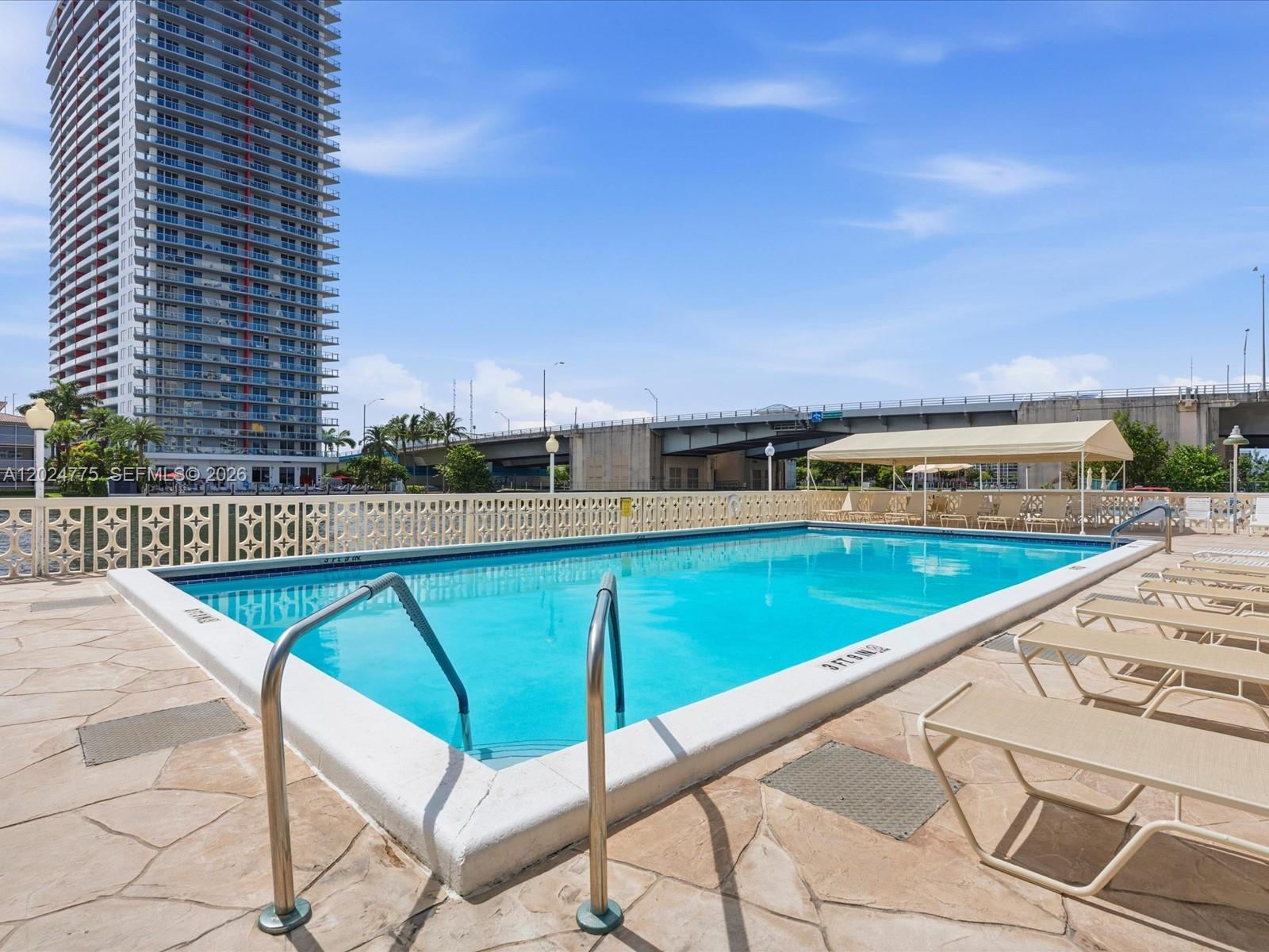 IMPERIAL TOWERS CONDO - Residential