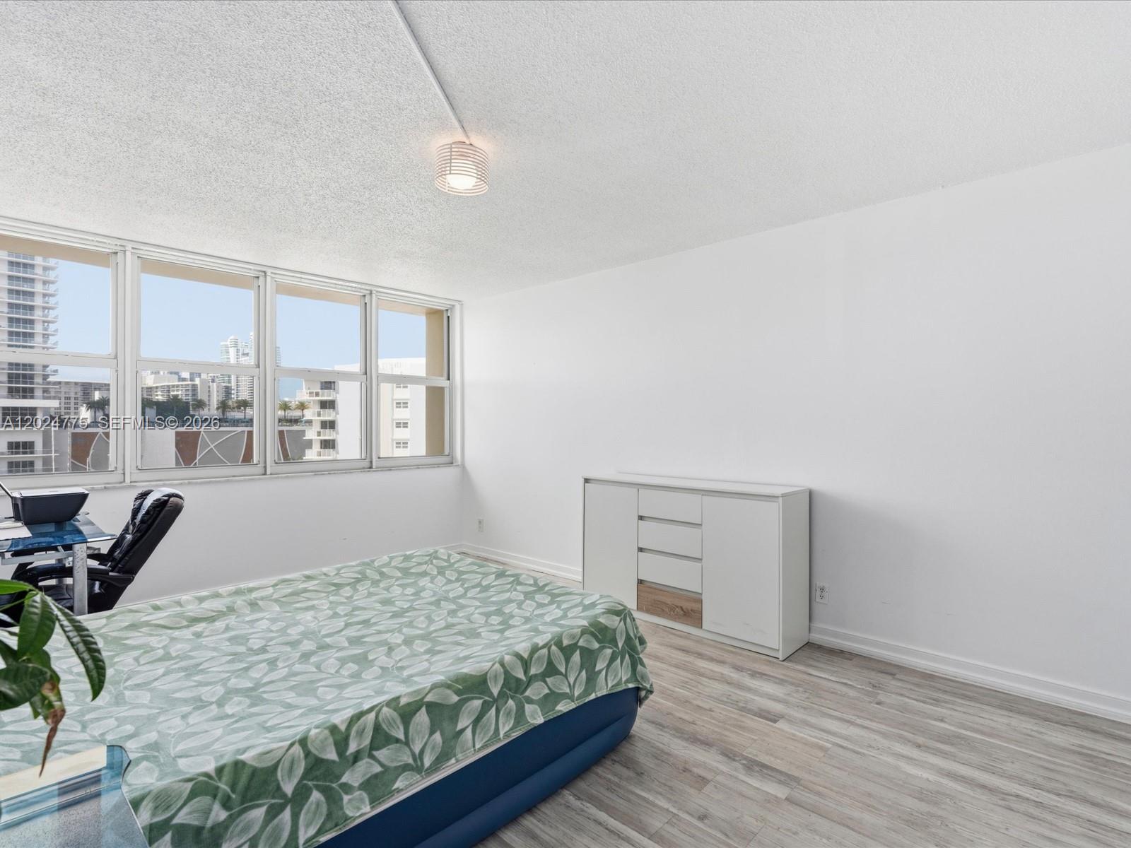 IMPERIAL TOWERS CONDO - Residential