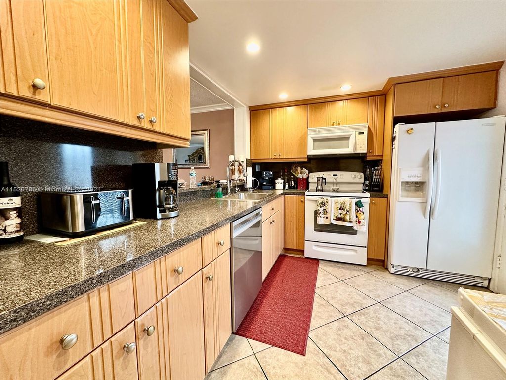 Photo of 301 NE 14th Ave #201, Hallandale Beach, FL 33009 (MLS # A11526786)