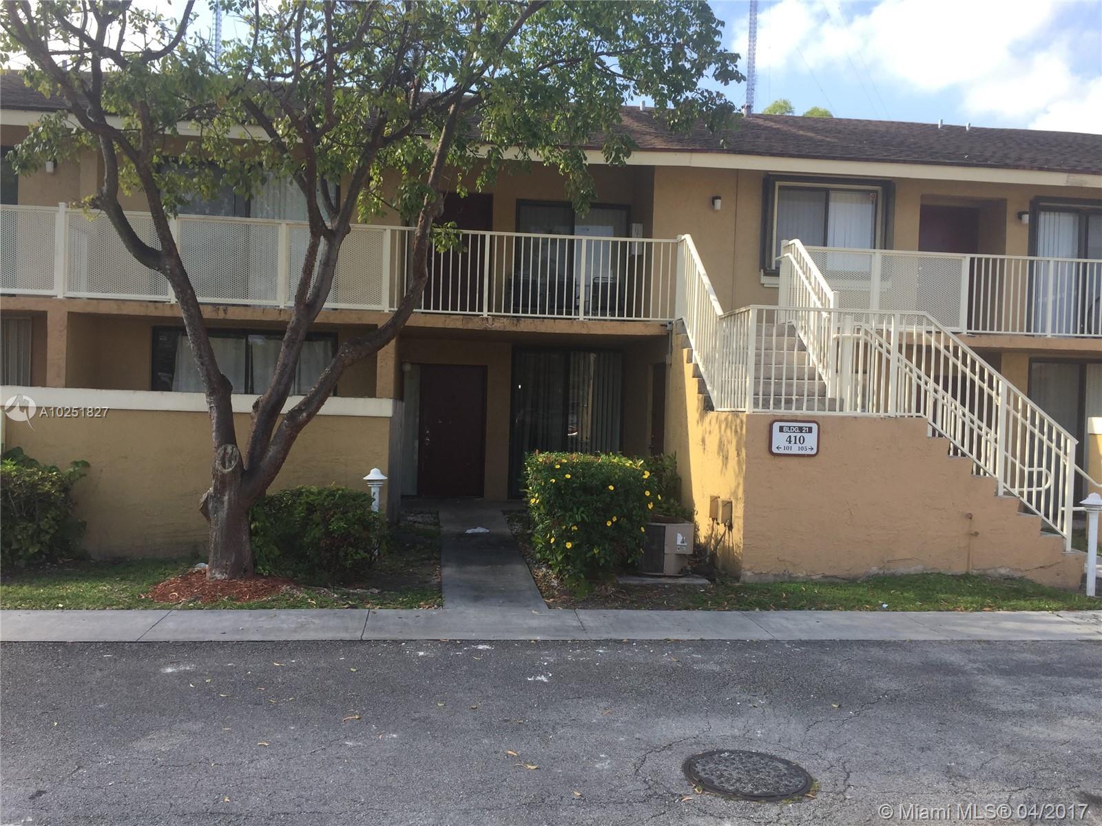 In misty Lakes gated community 2 br 2 bath renovated first floor condo.Upgraded cabinets, terrazo floors. ready to move in unit. Owner will finish one bedroom wood floor and bathroom cabinet. Washer and dryer in unit.
Vacant and easy to show. No water bill for tenant.