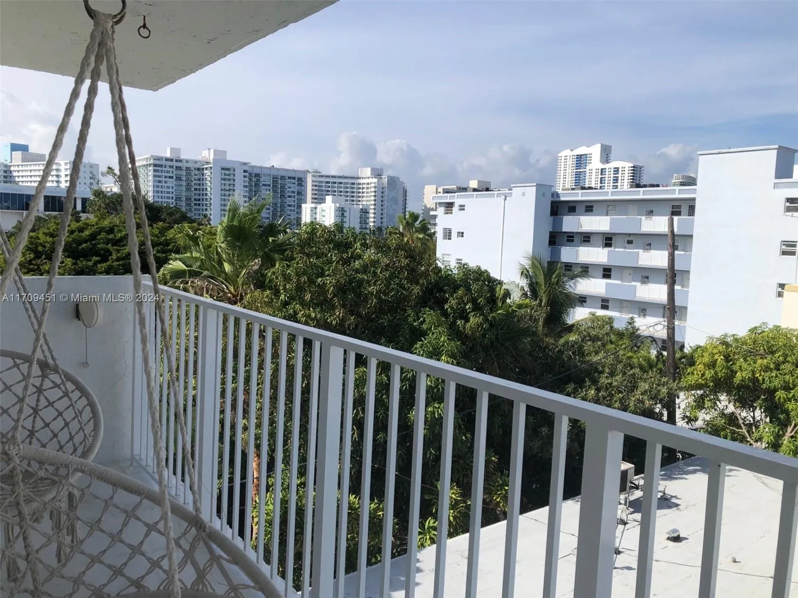Miami Beach, Florida 33139, United States, 1 Bedroom Bedrooms, ,1 BathroomBathrooms,Residential,Pending,26511