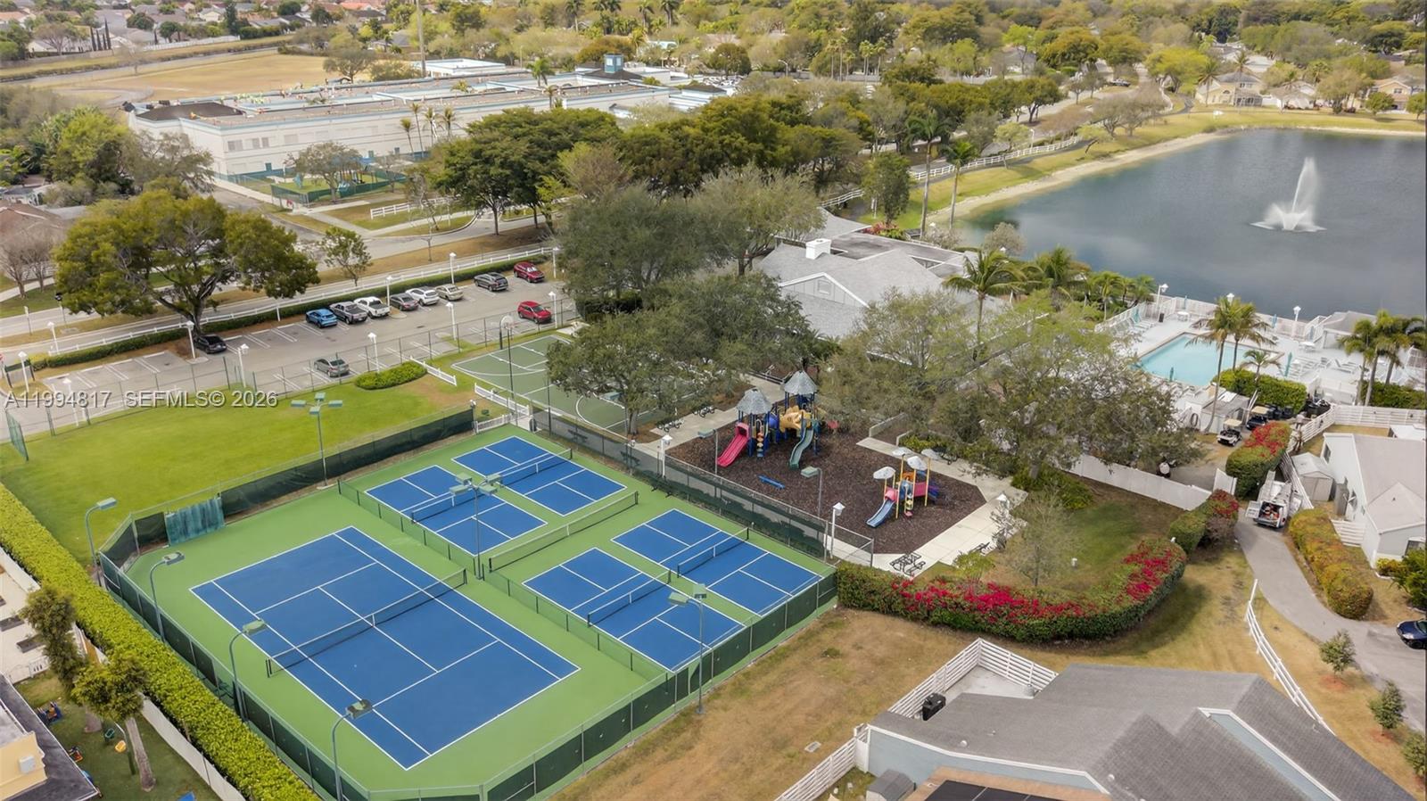 COUNTRY WALK WEST SEC 1 - Residential Lease