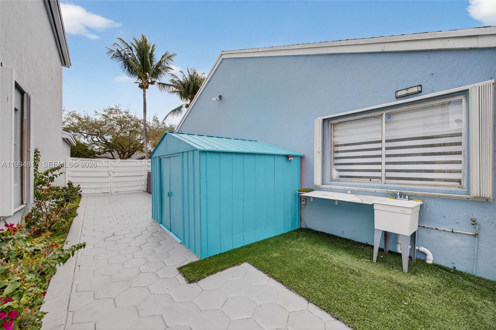 COUNTRY WALK WEST SEC 1 - Residential Lease