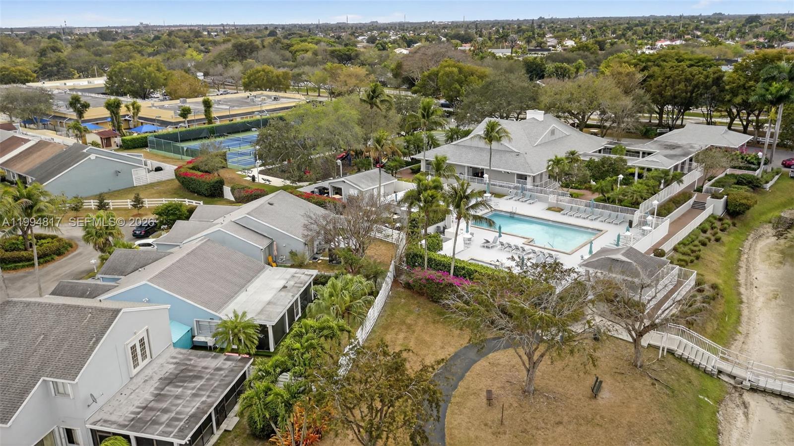 COUNTRY WALK WEST SEC 1 - Residential Lease