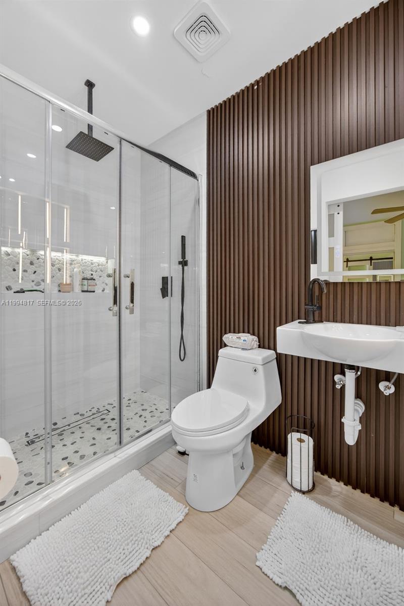 COUNTRY WALK WEST SEC 1 - Residential Lease