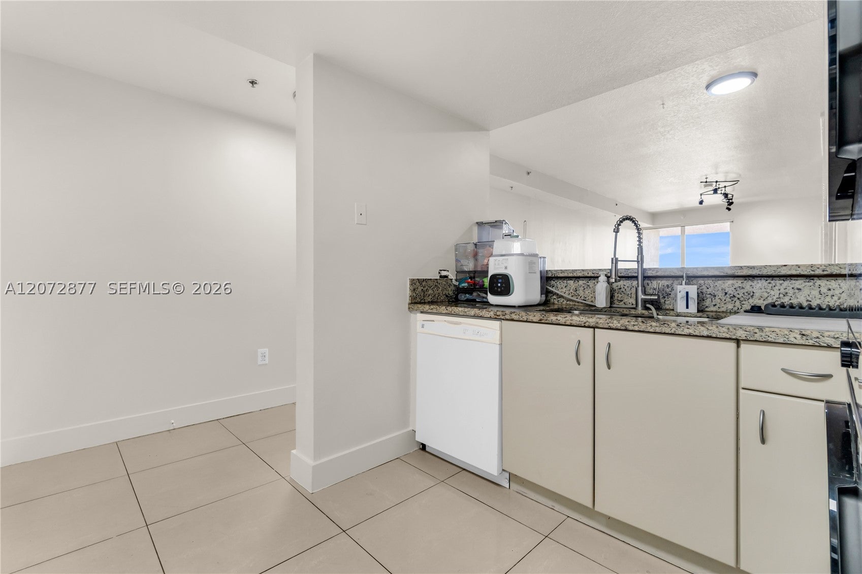 1650 Coral Way PH-9