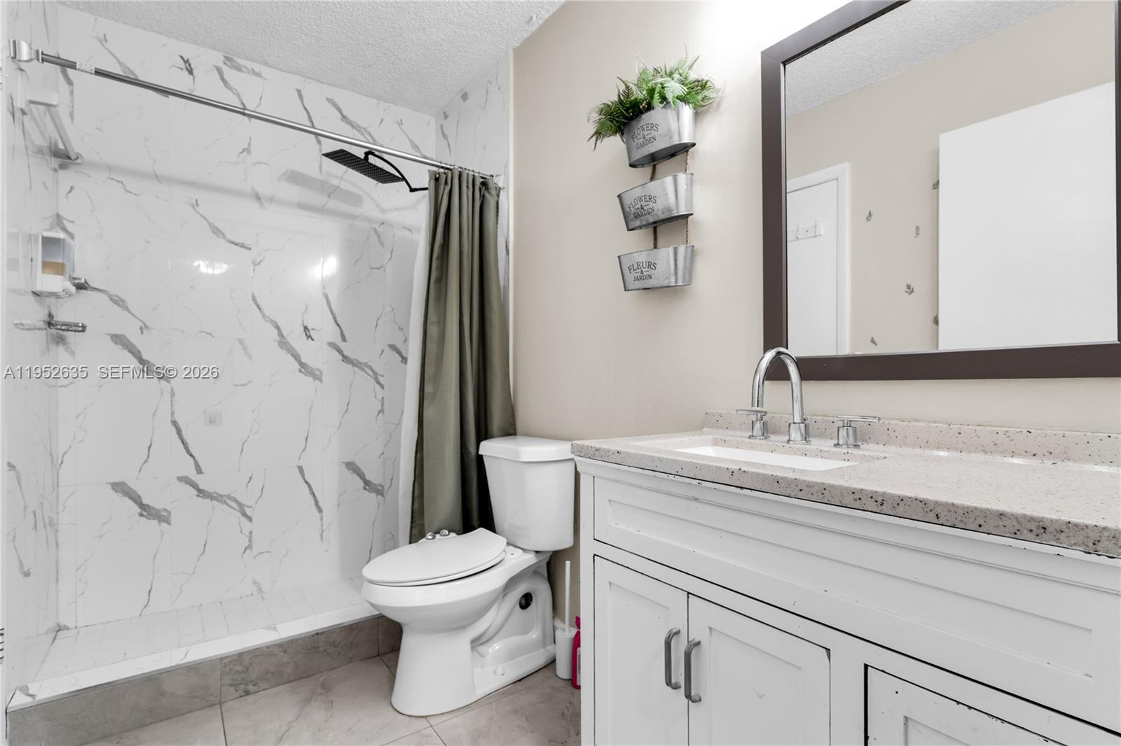 TERRAZAS DEL SOL CONDO - Residential