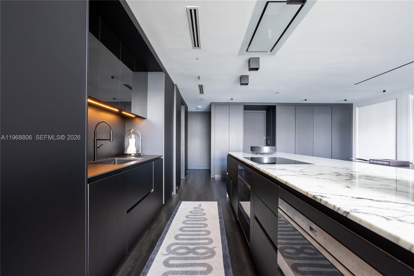 TEN MUSEUM PK RESIDENTIAL - Residential