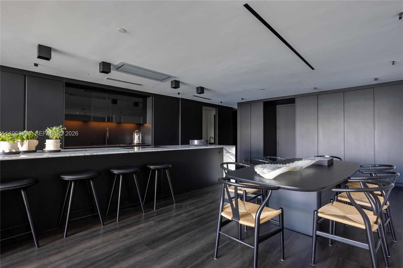 TEN MUSEUM PK RESIDENTIAL - Residential