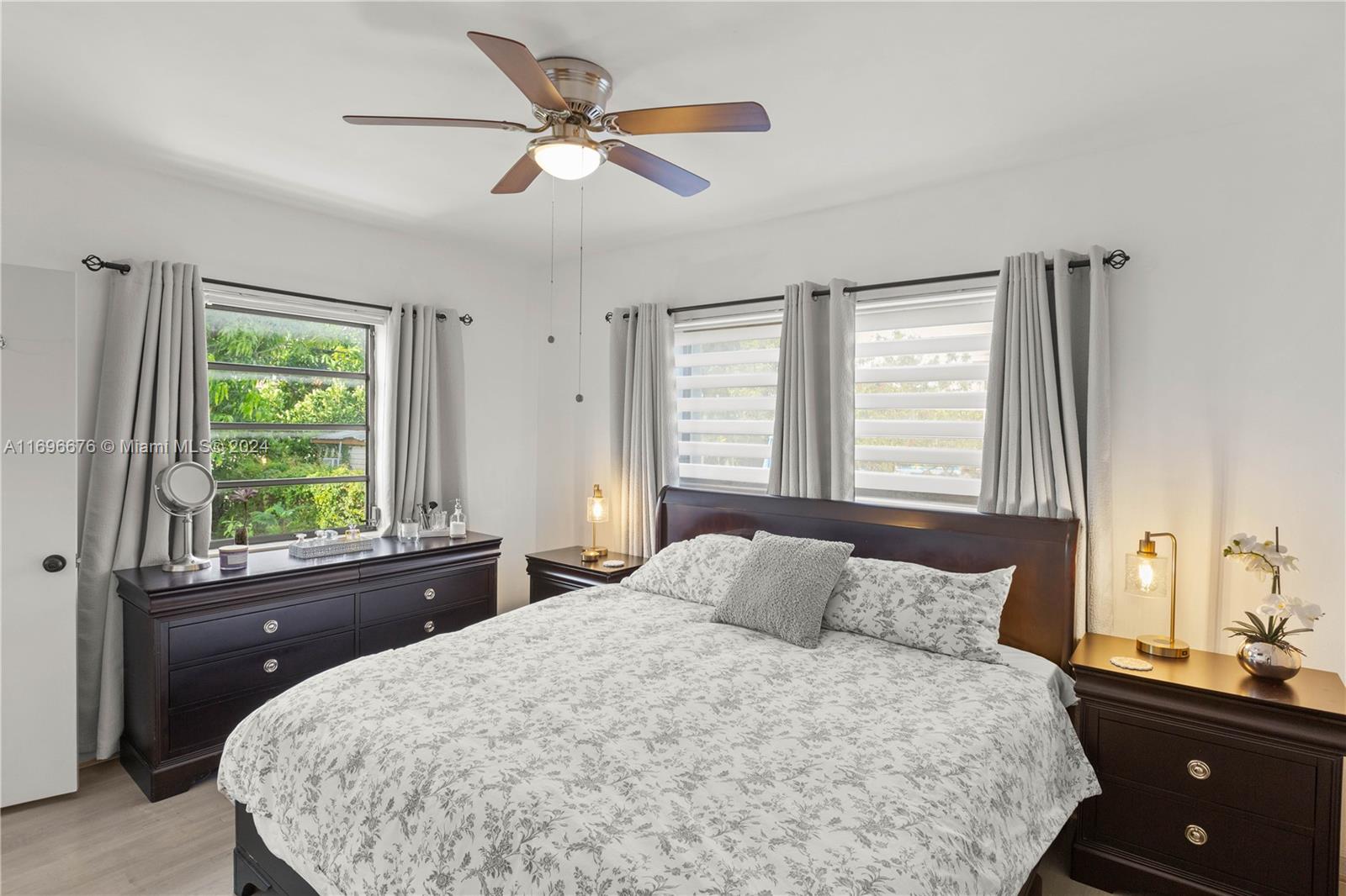 CORAL WAY VILLAGE SEC A P - Residential Lease