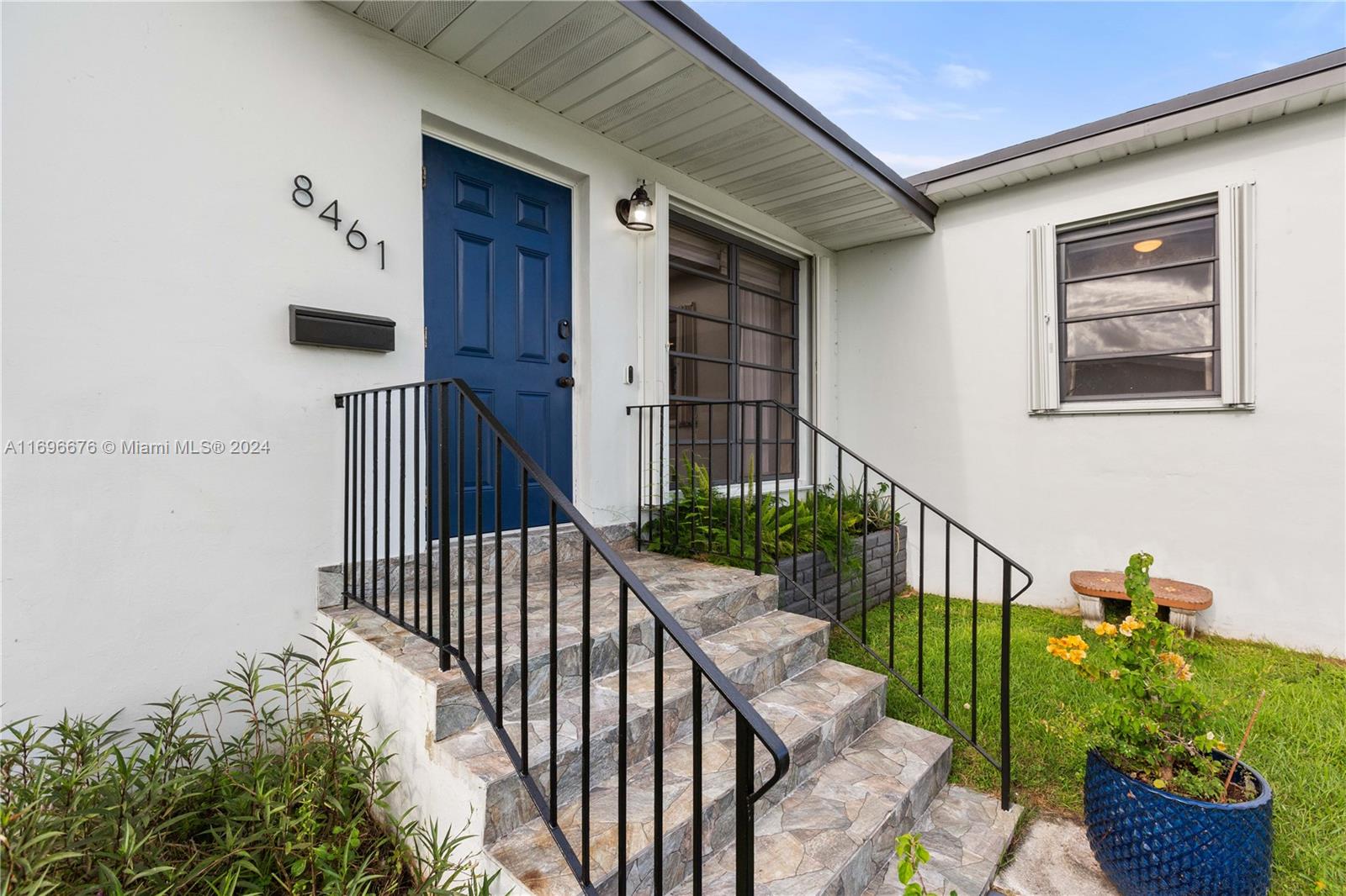 CORAL WAY VILLAGE SEC A P - Residential Lease