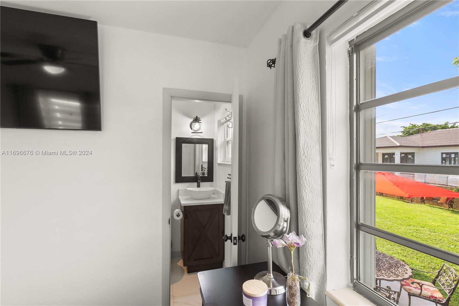 CORAL WAY VILLAGE SEC A P - Residential Lease