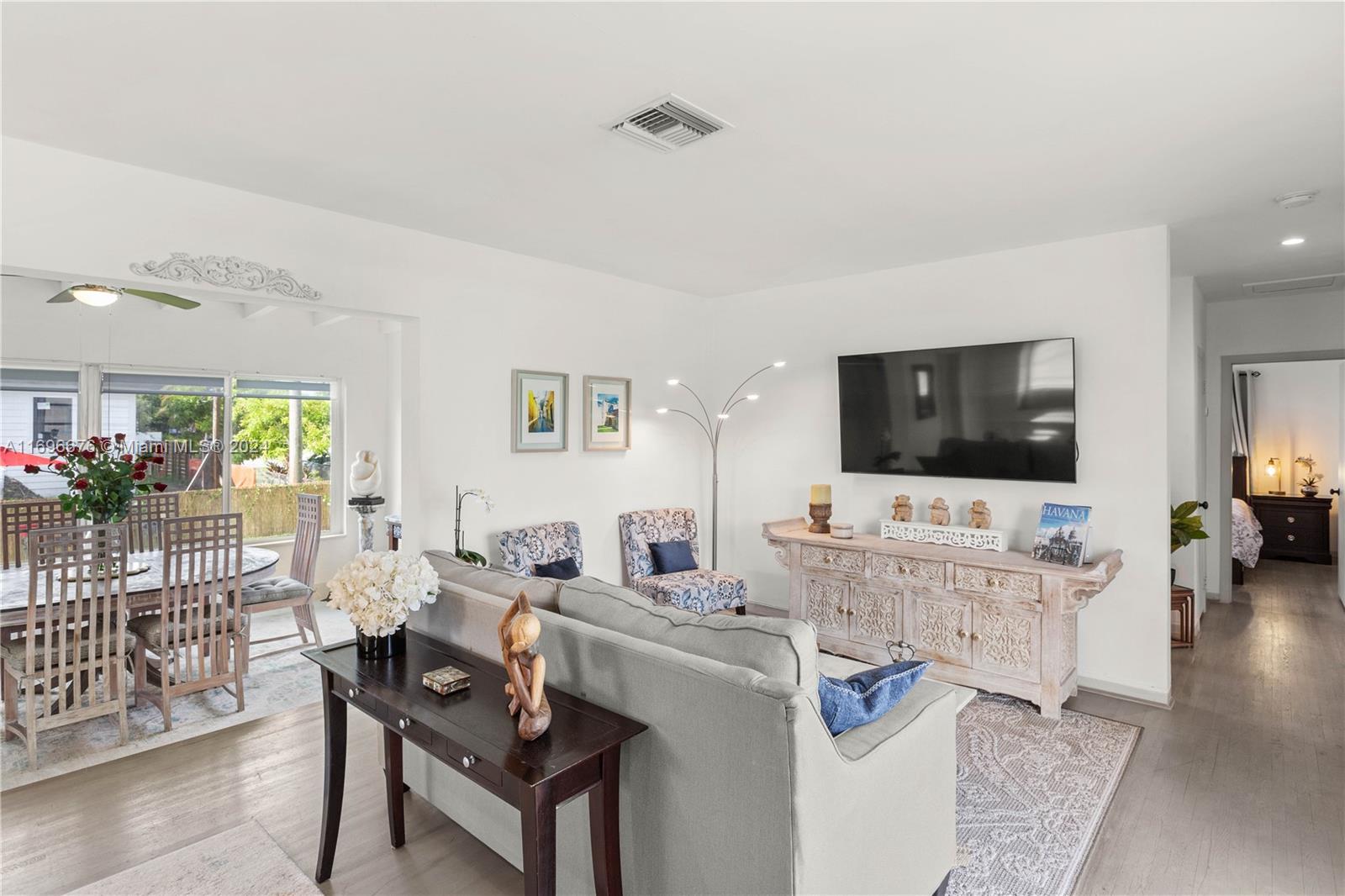CORAL WAY VILLAGE SEC A P - Residential Lease