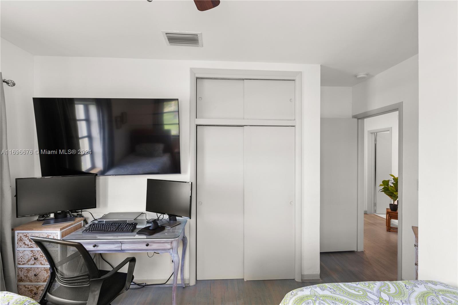 CORAL WAY VILLAGE SEC A P - Residential Lease