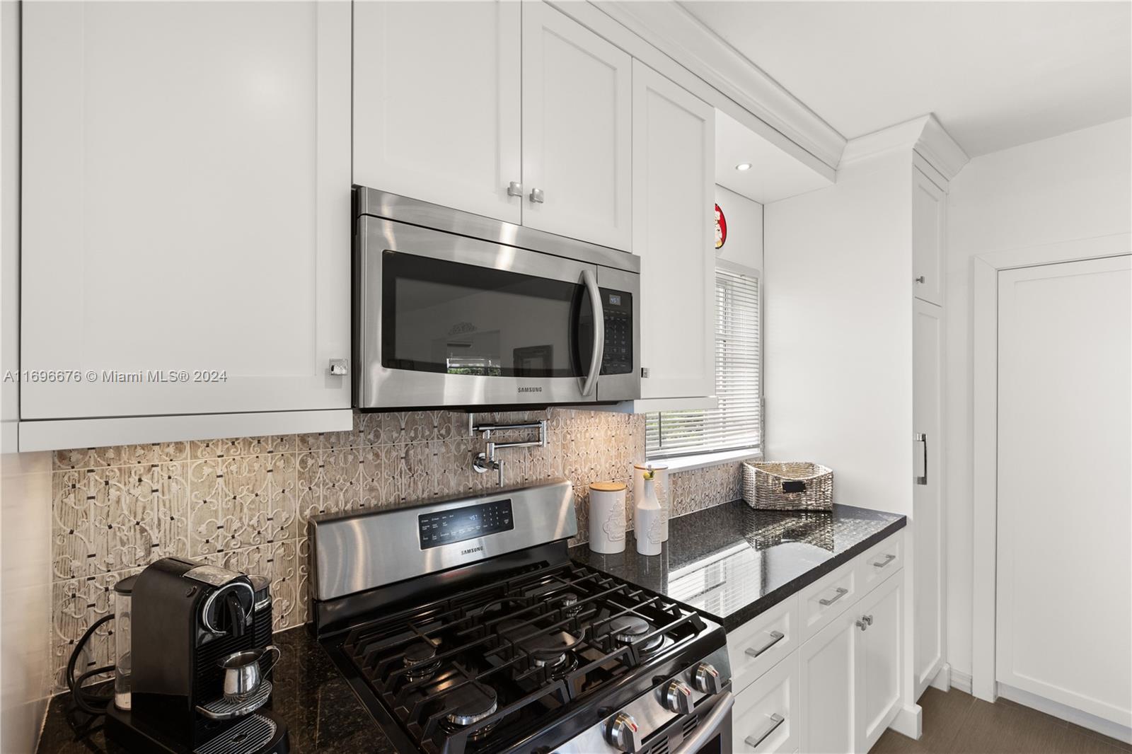 CORAL WAY VILLAGE SEC A P - Residential Lease