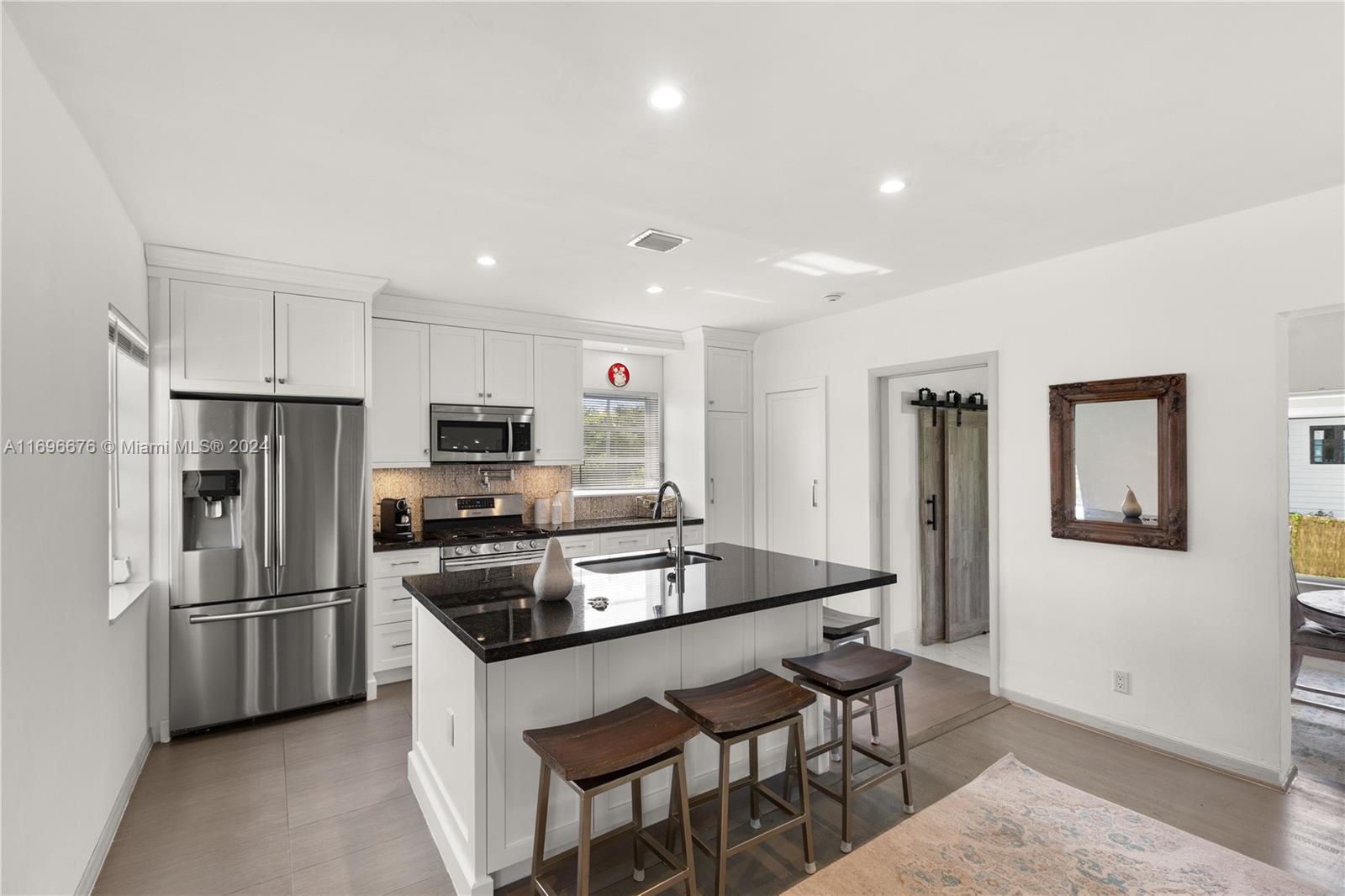 CORAL WAY VILLAGE SEC A P - Residential Lease