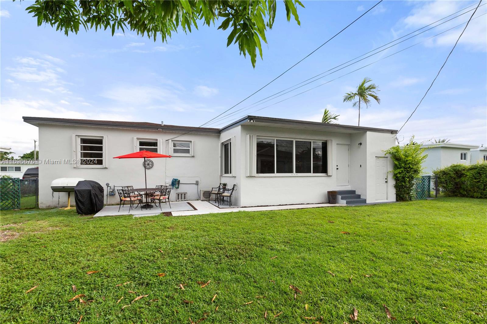 CORAL WAY VILLAGE SEC A P - Residential Lease