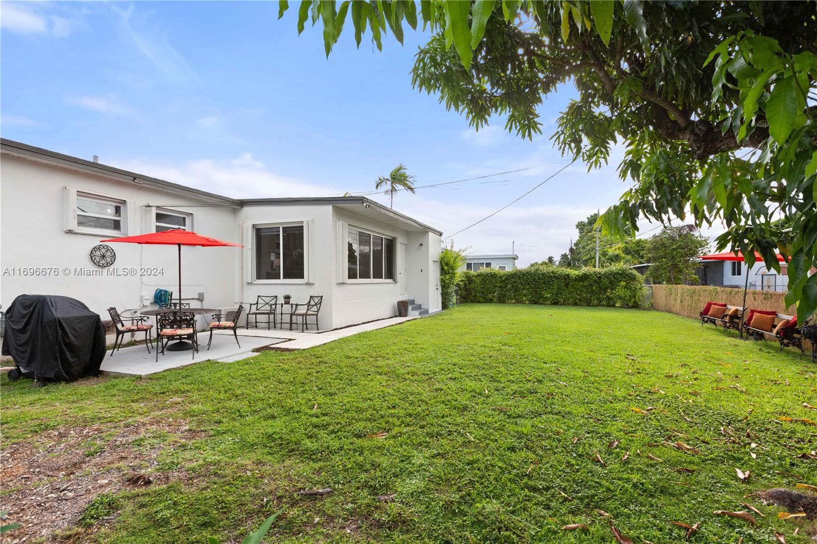 CORAL WAY VILLAGE SEC A P - Residential Lease