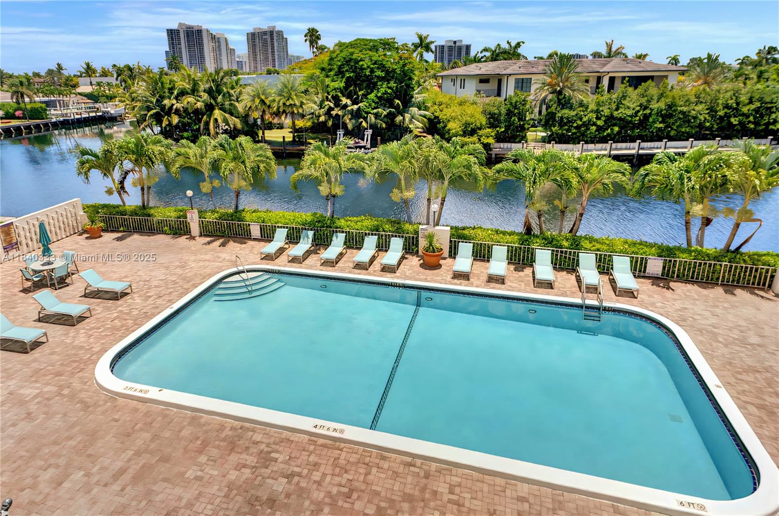 401 Golden Isles Dr 307