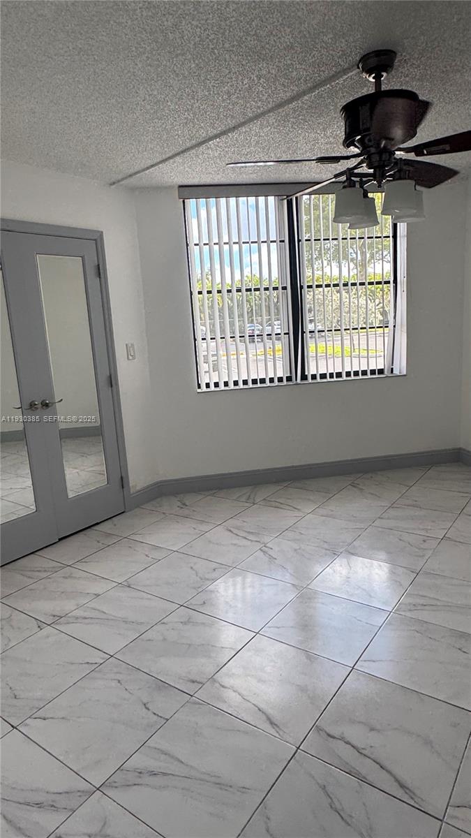 LAKE POINTE CONDOMINIUM N - Residential Lease