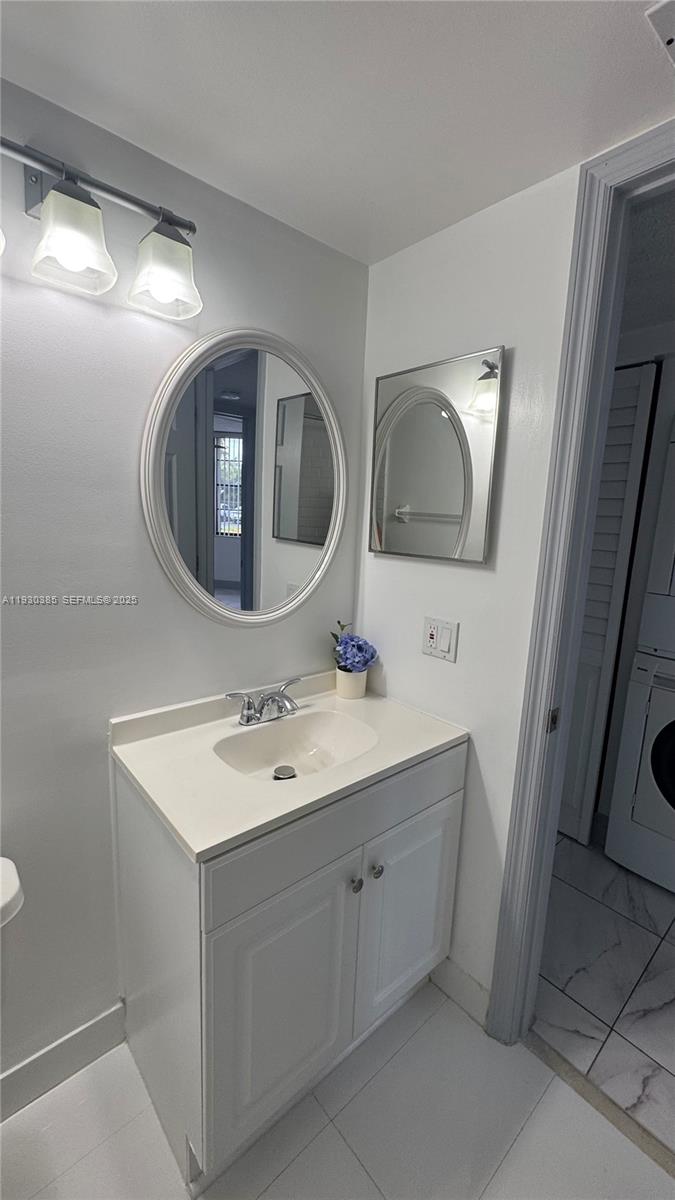 LAKE POINTE CONDOMINIUM N - Residential Lease