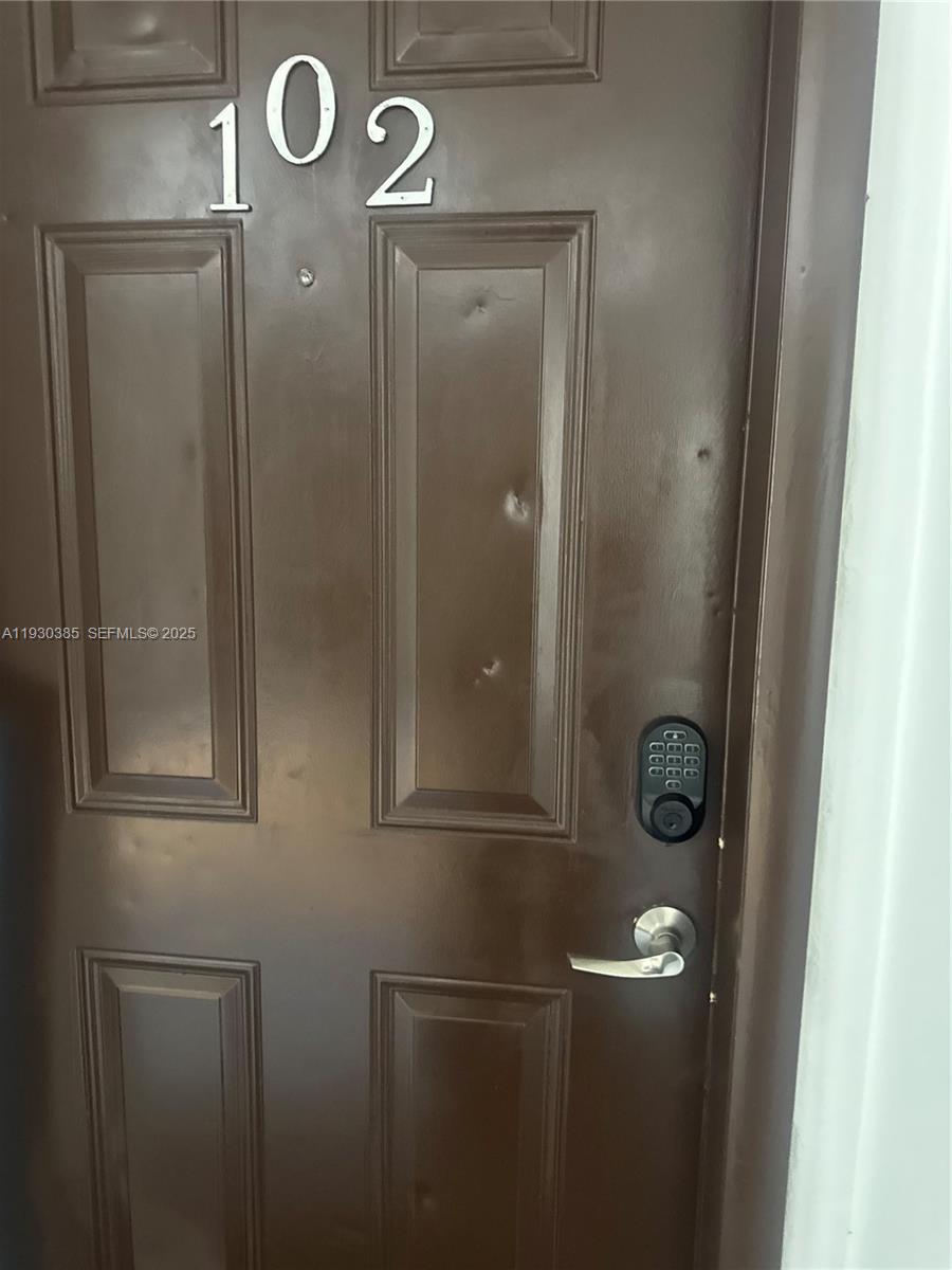 LAKE POINTE CONDOMINIUM N - Residential Lease