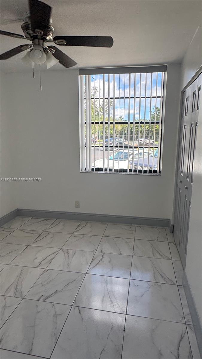 LAKE POINTE CONDOMINIUM N - Residential Lease