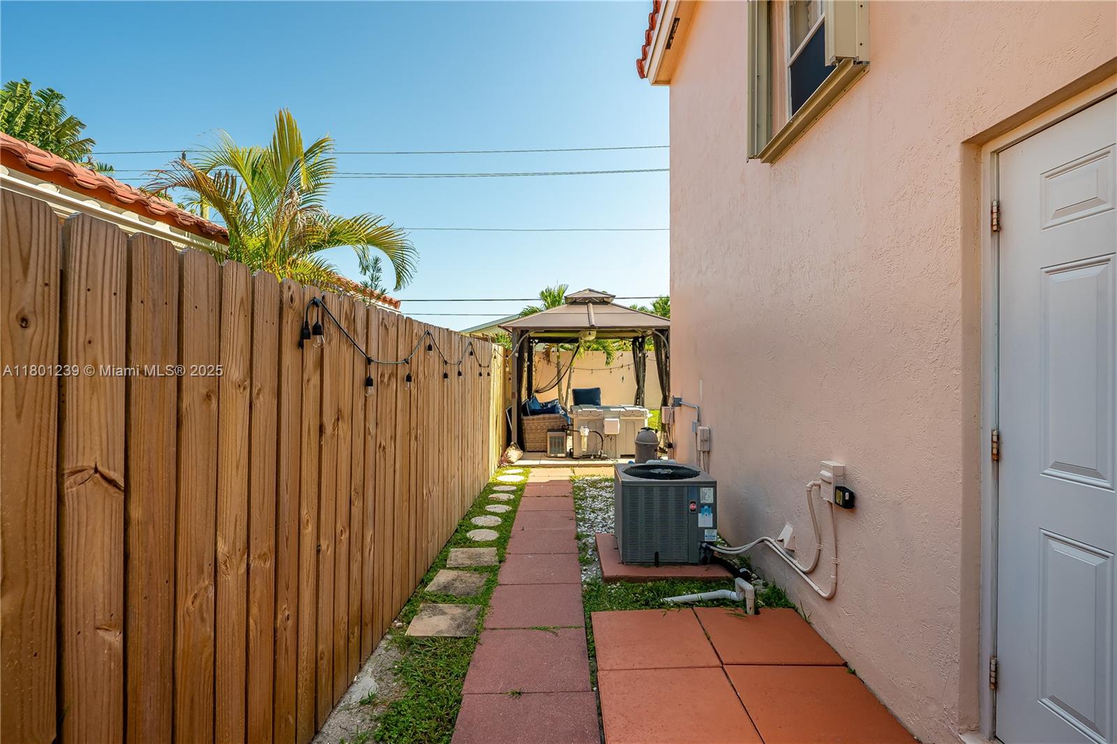 CORAL BAY REPLAT SECTION - Residential