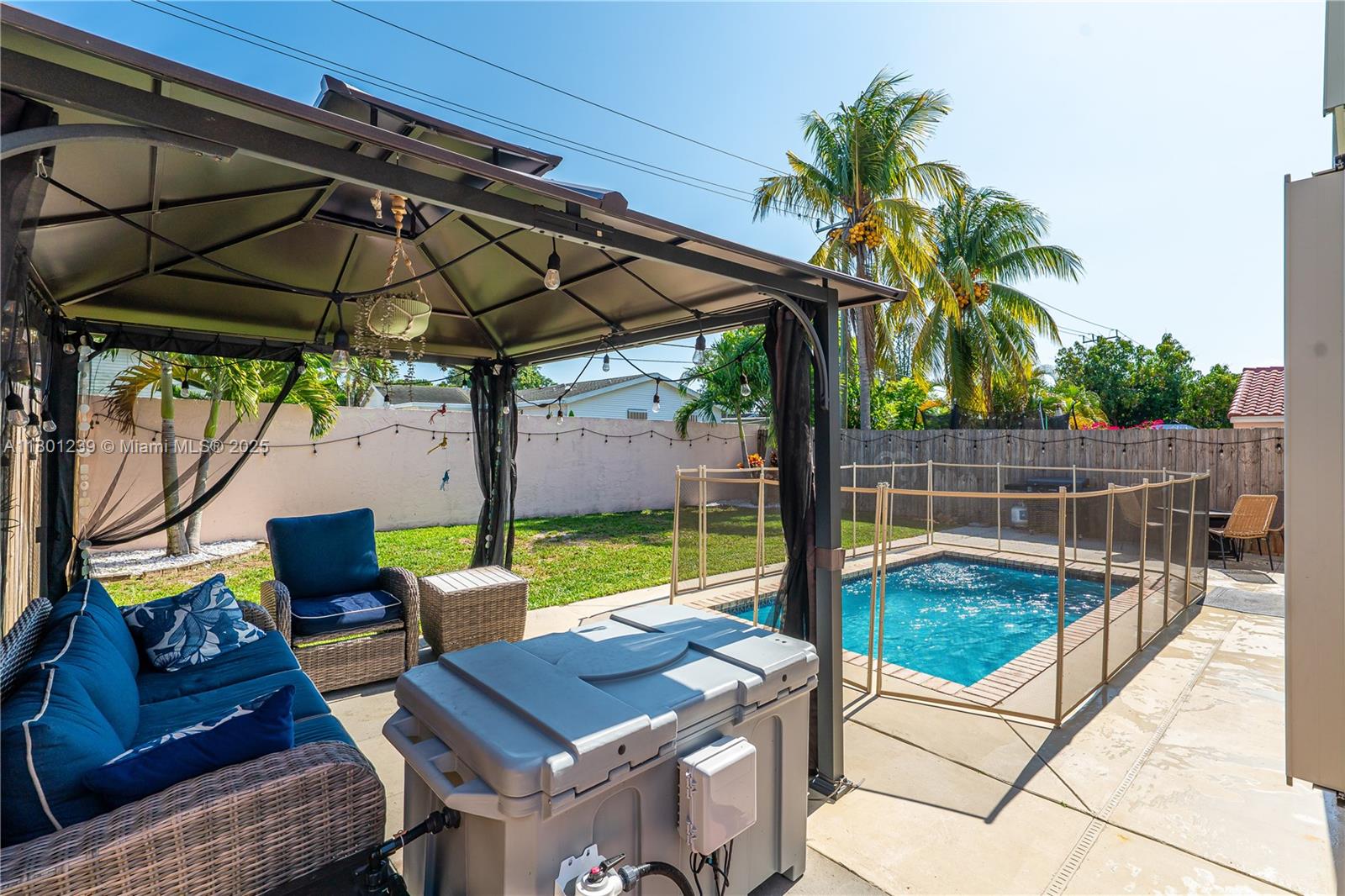 CORAL BAY REPLAT SECTION - Residential