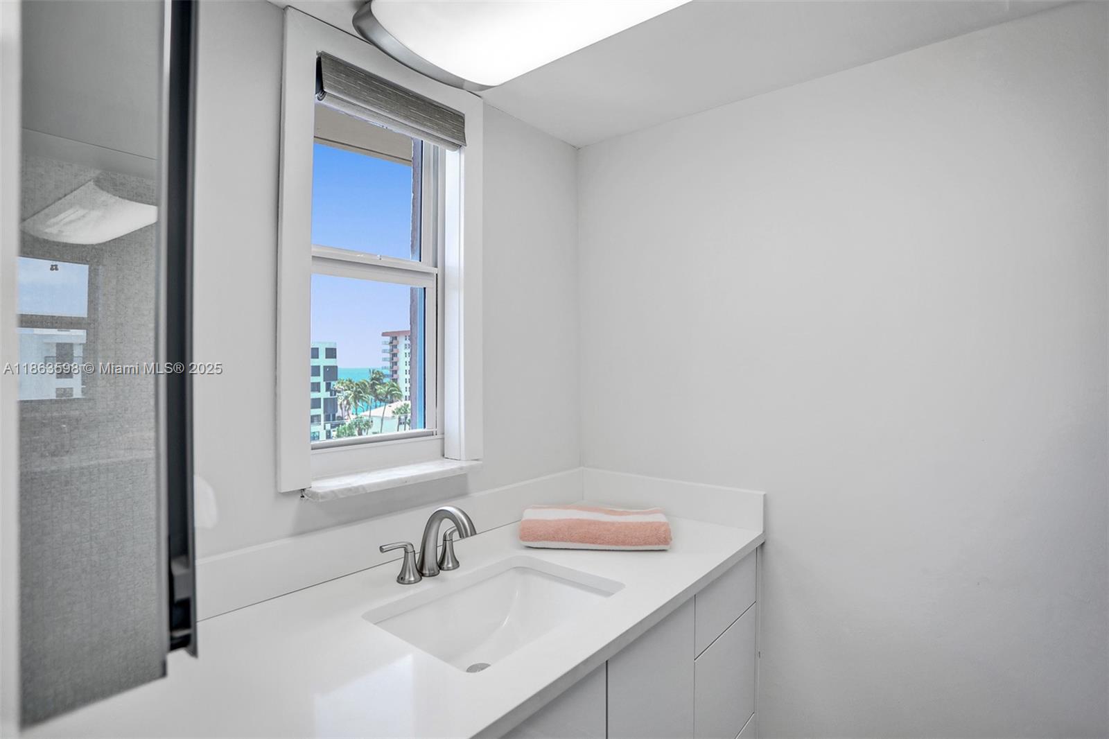 HILLSBORO ISLAND HOUSE CO - Residential Lease