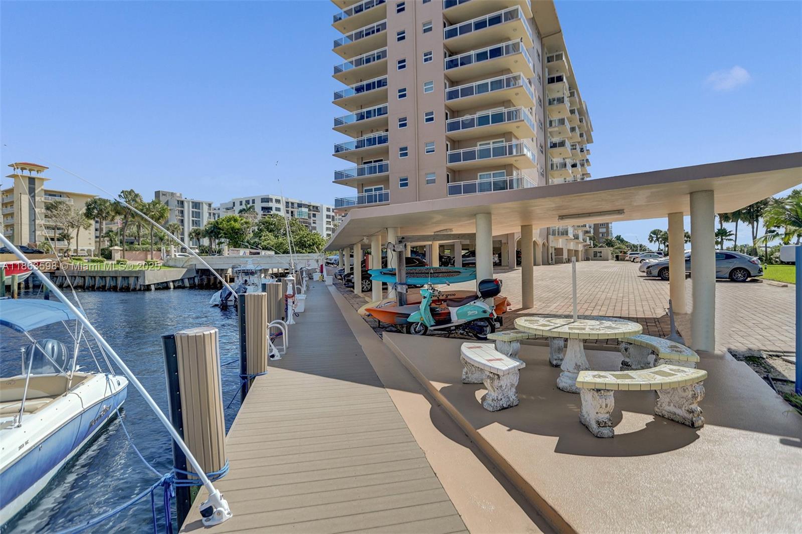 HILLSBORO ISLAND HOUSE CO - Residential Lease