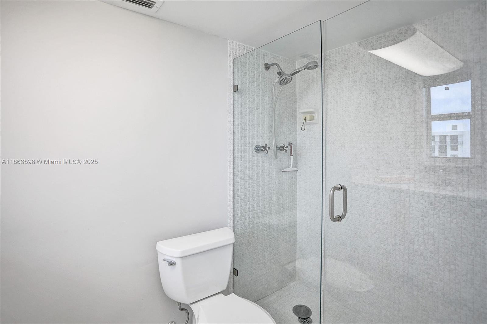 HILLSBORO ISLAND HOUSE CO - Residential Lease