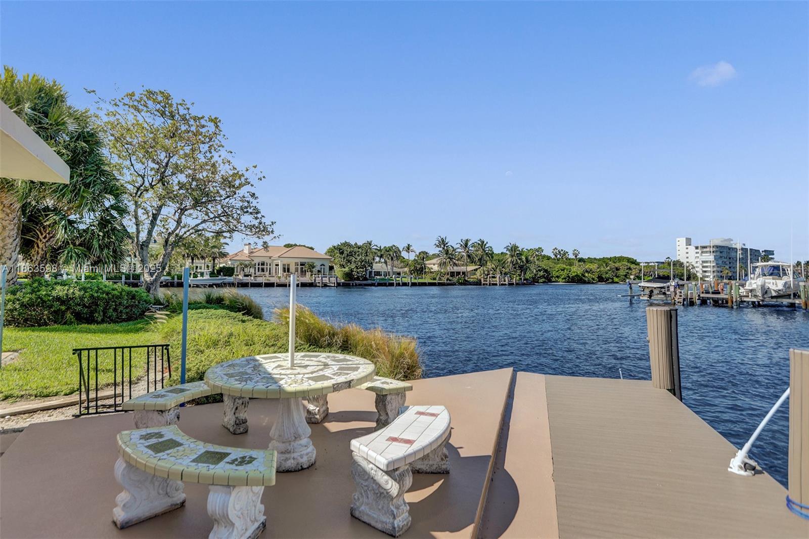 HILLSBORO ISLAND HOUSE CO - Residential Lease