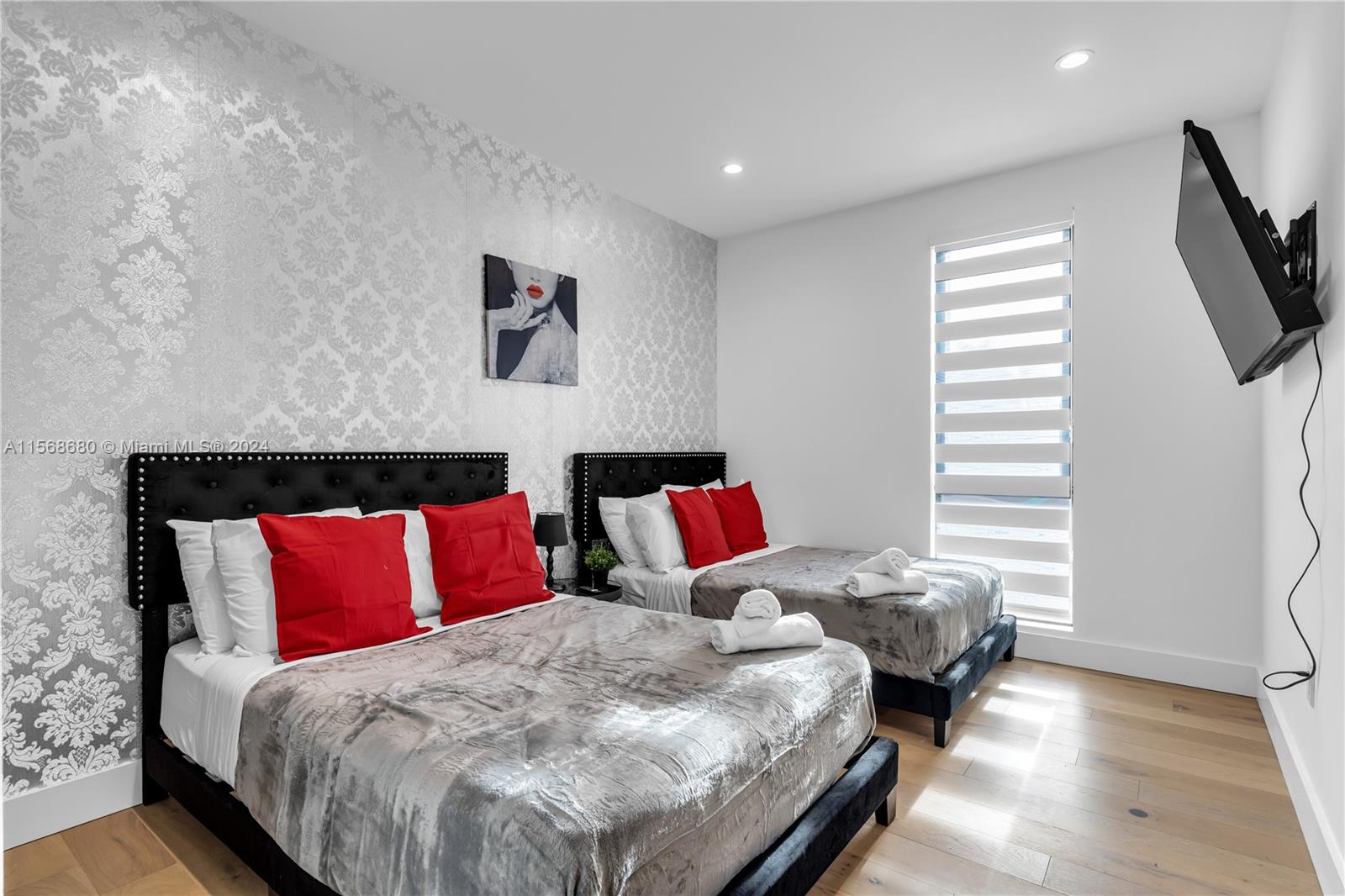 AMD MIAMI SUBURBAN AC - Residential