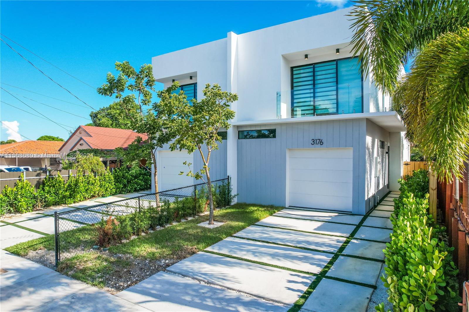 MODERN LUXURY POOL HOUSE IN PRIME SILVER BLUFF. An Exceptional Opportunity for Discerning Buyers. Immerse yourself in modern luxury in Silver Bluff's elevated setting. This sleek pool house features a stylish modern kitchen, open living areas, Grohe fixtures, and oak hardwood floors. Enjoy the covered terrace overlooking the pool and glass balconies. Elevated above sea level with hurricane-resistant features, this home is well-prepared for the future. Conveniently located near Brickell, Coral Gables, Coconut Grove, and Wynwood. Furniture included. Don't miss this chance to own a contemporary masterpiece in Silver Bluff. Twinhouse 3174 also available.