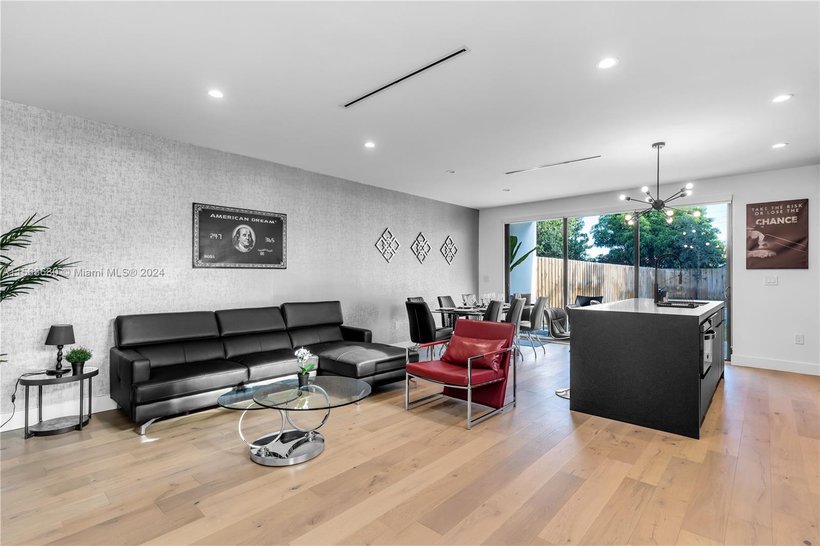 AMD MIAMI SUBURBAN AC - Residential